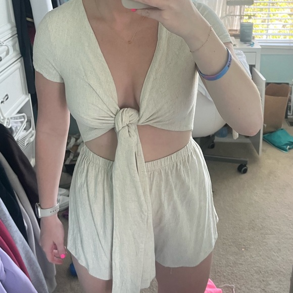 Princess Polly romper// size 6 - Picture 1 of 1